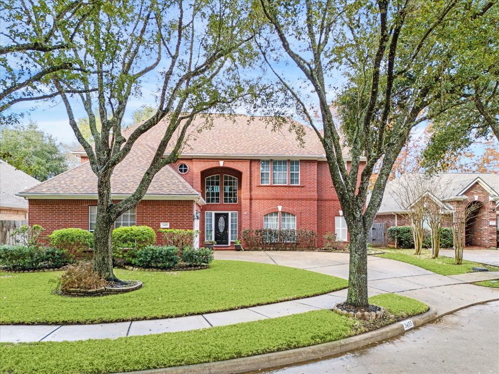 Nhà rộng đẹp 5 phòng ở Sugar Land, giá dưới $600K